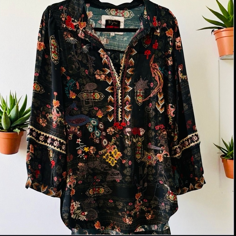 Biya JohnnyWas ~ Black Floral Embroidered Blouse 100%Silk.